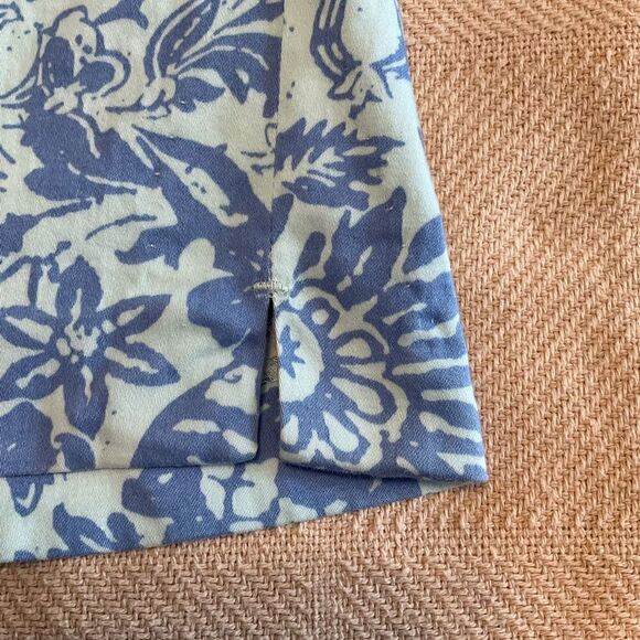 Tehami Floral Print Capris. 2. By Nancy Haley and Clint Eastwood! Pretty Blues. - Picture 8 of 8